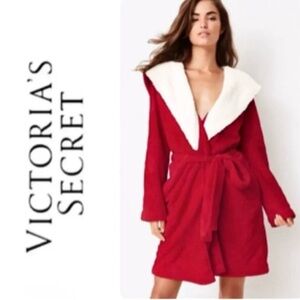 VS Victorias Secret Red Warm Belted Hooded Robe Womens XS - Small Medium